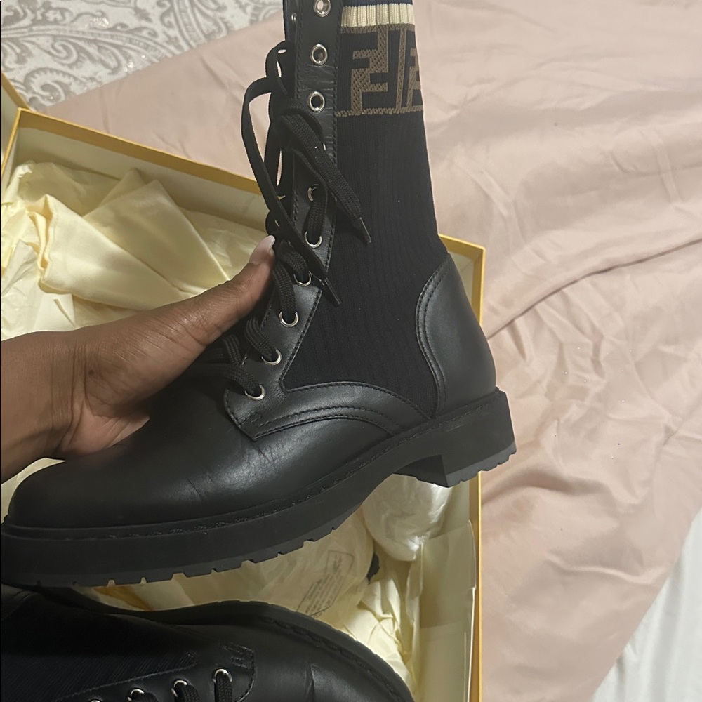Black and Cream Designer Fendi boots - Picture 5 of 14